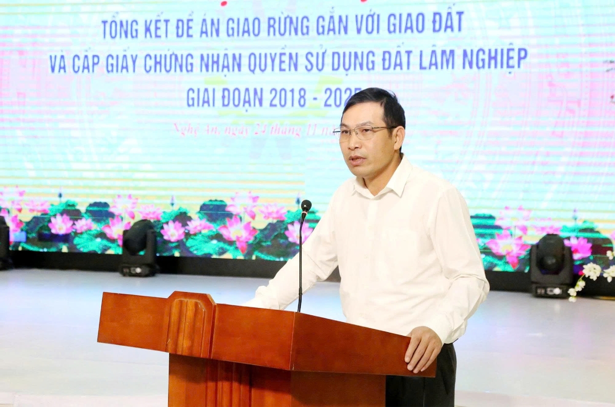 Hạt trưởng Hạt kiểm lâm Tương Dương Nguyễn Hải Âu chia sẻ&nbsp;bài học kinh nghiệm trong thực hiện giao đất, giao rừng cho hộ gia đình, cá nhân và cộng đồng