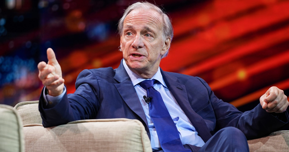 Tỷ phú Ray Dalio: Đừng vội bán cổ phiếu AI dù lo ngại bong bóng