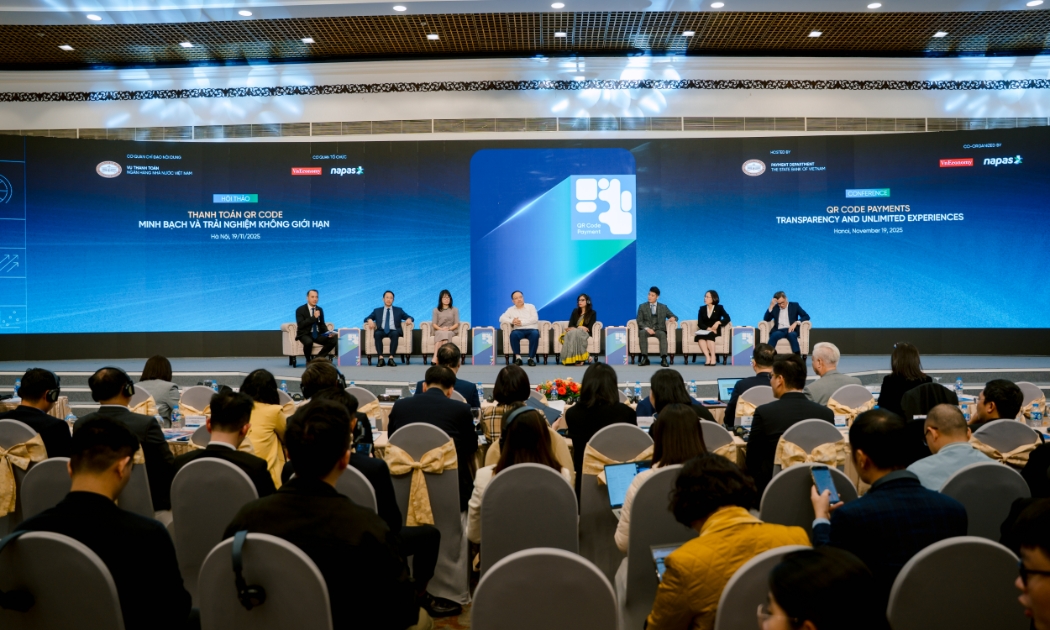 Lãnh đạo Cục Thuế (Bộ Tài chính), Vụ Thanh toán (Ngân hàng Nhà nước) và các chuyên gia thảo luận về lộ trình phát triển QR Payment.