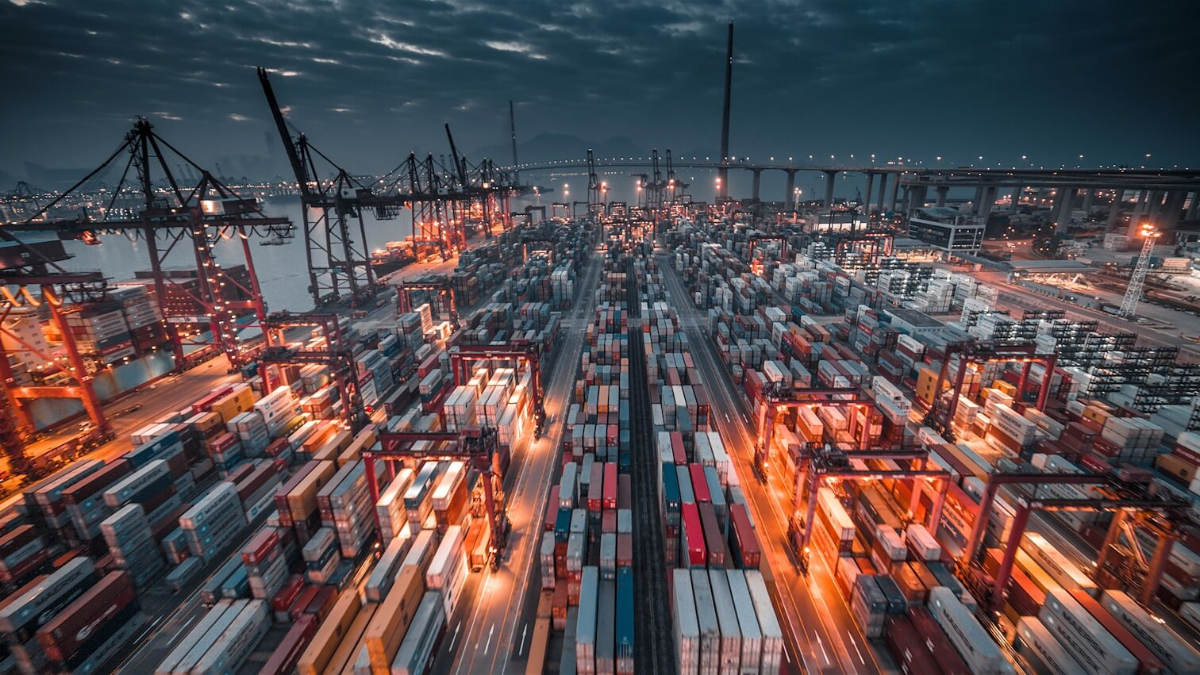 Giải pháp giảm rủi ro tập trung địa lý là xây dựng năng lực sản xuất khu vực hóa