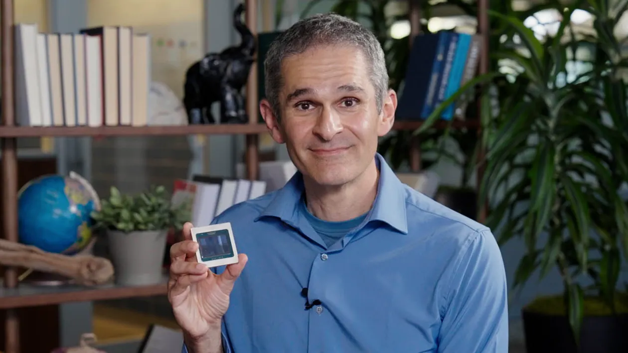 Ông Amin Vahdat, Phó Chủ tịch phụ trách Machine Learning, Systems and Cloud AI tại Google