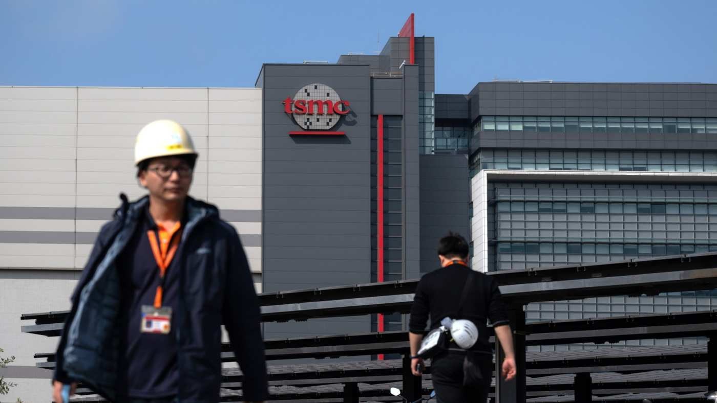TSMC đã phải tăng lương, chia lợi nhuận, cổ phiếu thưởng và các gói hỗ trợ quốc tế để giữ chân nhân viên 