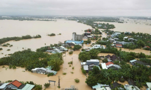 Xuất cấp 4.000 tấn gạo dự trữ quốc gia hỗ trợ các tỉnh miền Trung chịu thiệt hại do mưa lũ