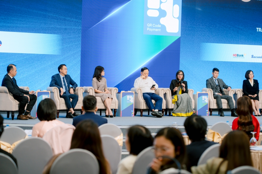 Đại diện bộ/ngành, các ngân hàng thương mại và chuyên gia chia sẻ tầm nhìn về tương lai thanh toán số của Việt Nam.