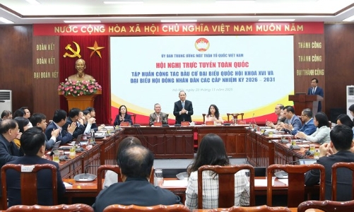 Giữ vững mối liên hệ với cử tri và nhân dân trong suốt quá trình bầu cử