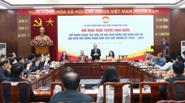 Giữ vững mối liên hệ với cử tri và nhân dân trong suốt quá trình bầu cử