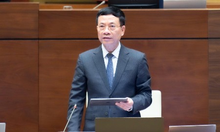Bộ trưởng Bộ Khoa học và Công nghệ Nguyễn Mạnh Hùng tại phiên thảo luận Quốc hội ngày 24/11.