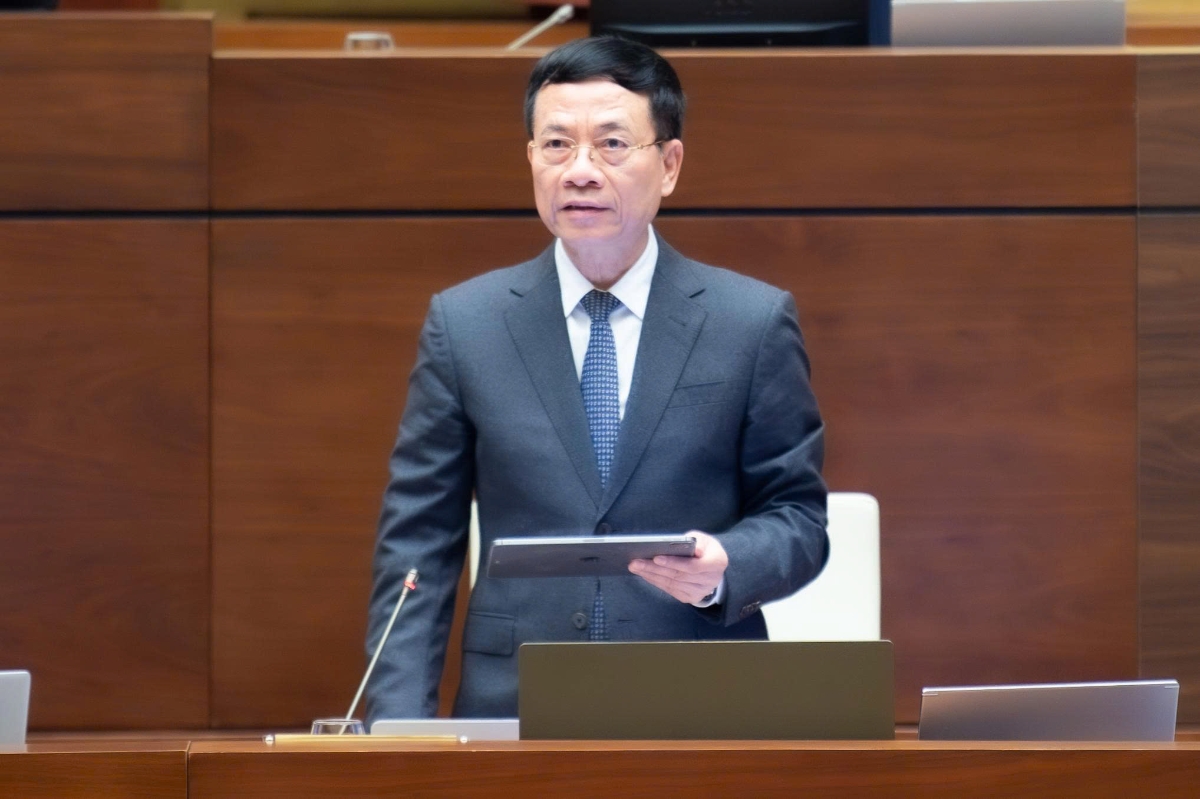 Bộ trưởng Bộ Khoa học và Công nghệ Nguyễn Mạnh Hùng tại phiên thảo luận Quốc hội ngày 24/11. 