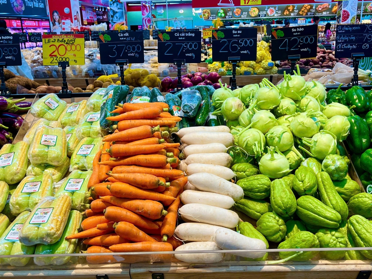 Hệ thống Central Retail cũng tăng tốc bổ sung hàng cho các siêu thị tại miền Trung.