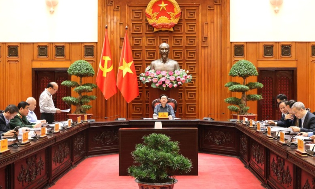 Phó Thủ tướng Hồ Quốc Dũng chủ trì cuộc họp với các bộ, cơ quan ngang bộ cho ý kiến hoàn thiện dự thảo Quyết định của Thủ tướng Chính phủ ban hành Quy chế tiếp nhận, xử lý phản ánh, kiến nghị trên Hệ thống thông tin tiếp nhận, xử lý phản ánh, kiến nghị về văn bản quy phạm pháp luật. Ảnh: VGP
