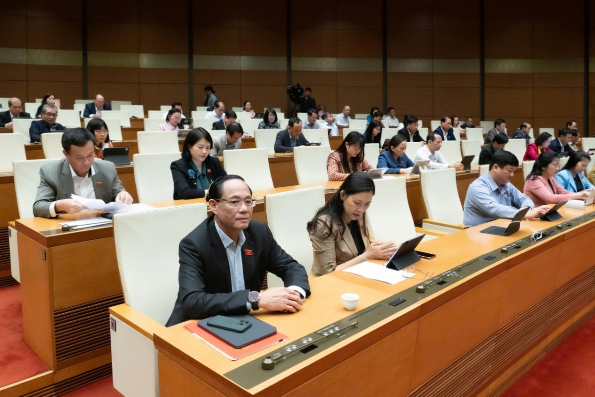 Quốc hội nghe&nbsp;nghe Tờ trình và Báo cáo thẩm tra Chủ trương đầu tư Chương trình mục tiêu quốc gia về chăm sóc sức khỏe, dân số và phát triển giai đoạn 2026 - 2035. Ảnh: Quochoi.vn.