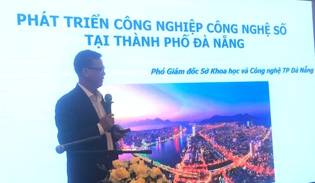 Ông Trần Ngọc Thạch, Phó Giám đốc Sở KH&CN Đà Nẵng, tham luận tại Hội thảo. Ảnh Ngô Anh Văn