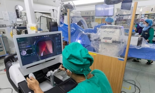 AI giúp giảm một nửa nhân lực và thời gian phẫu thuật 