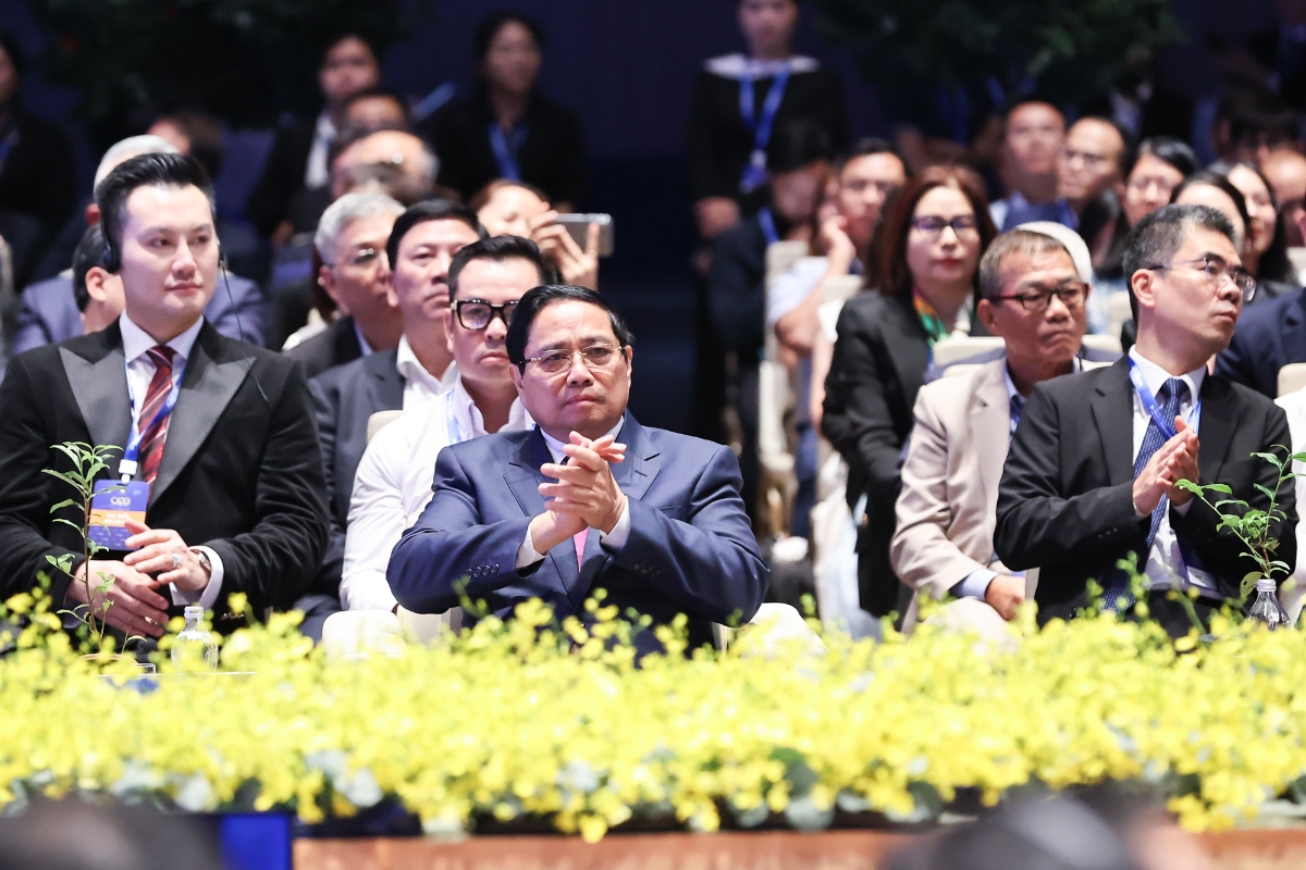 Thủ tướng Phạm Minh Chính chủ trì chương trình đối thoại "CEO 500 – Tea Connect" - Ảnh: VGP/Nhật Bắc.