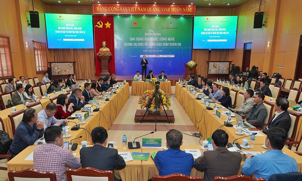 Quang cảnh diễn đàn “Ứng dụng khoa học, công nghệ trong dự báo và cảnh báo sớm thiên tai”.