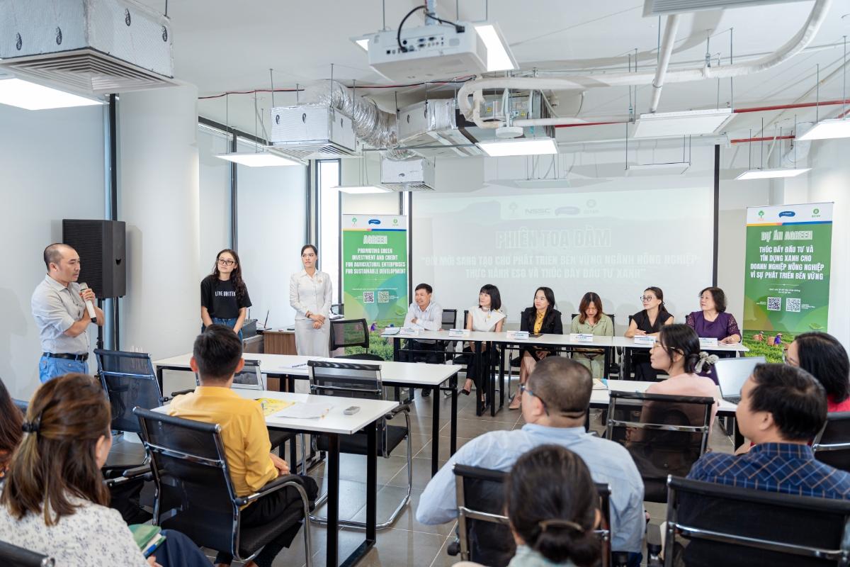 Tại phiên tọa đàm, các doanh nghiệp và chuyên gia cùng nhận định rằng đổi mới sáng tạo chính là chìa khóa để nâng cao hiệu quả sản xuất