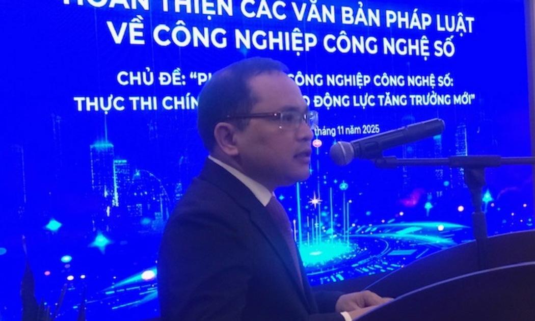Ông Trần Anh Tú, Phó cục trưởng Cục Công nghiệp công nghệ thông tin (Bộ KH&CN) phát biểu tại Hội thảo. Ảnh Ngô Anh Văn