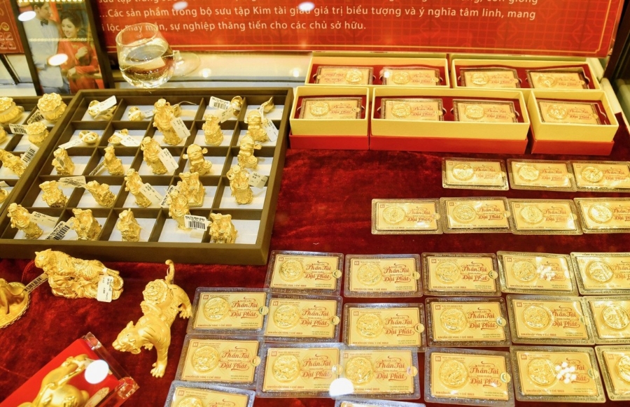Đà tăng của giá vàng trong nước gấp 5 lần so với giá vàng thế giới