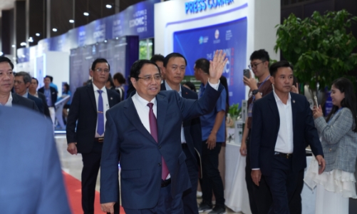 Thủ tướng chủ trì chương trình đối thoại với 500 lãnh đạo doanh nghiệp trong nước và quốc tế