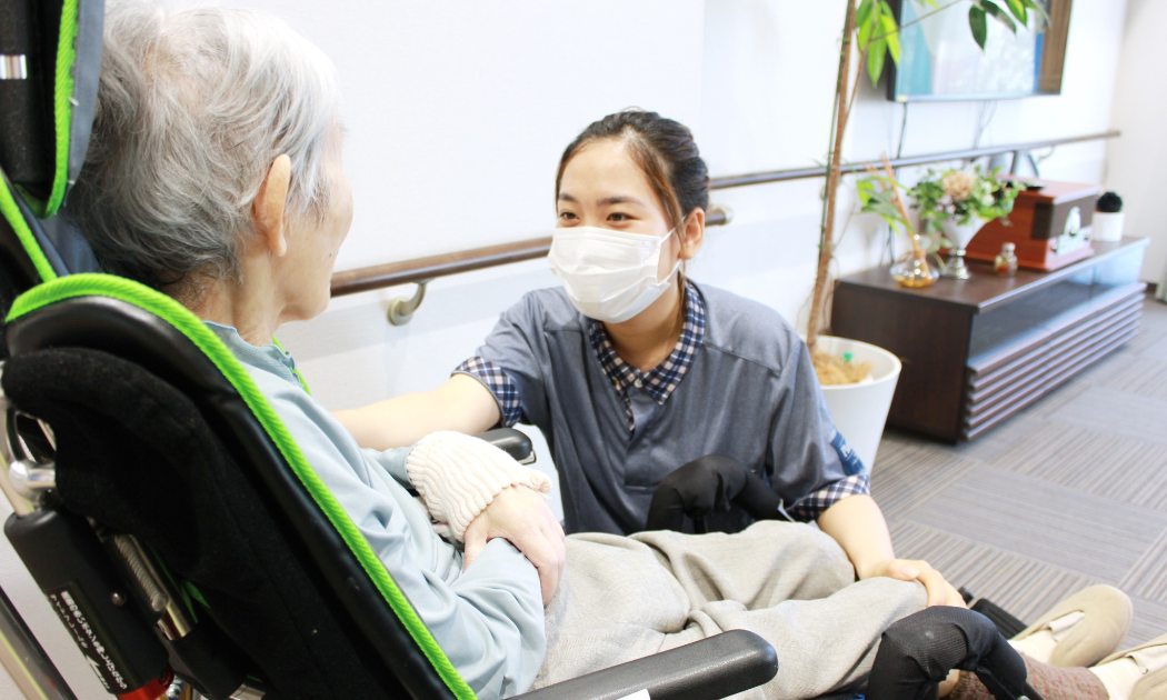 Việt Nam: Thị trường tiềm năng của dịch vụ chăm sóc người cao tuổi