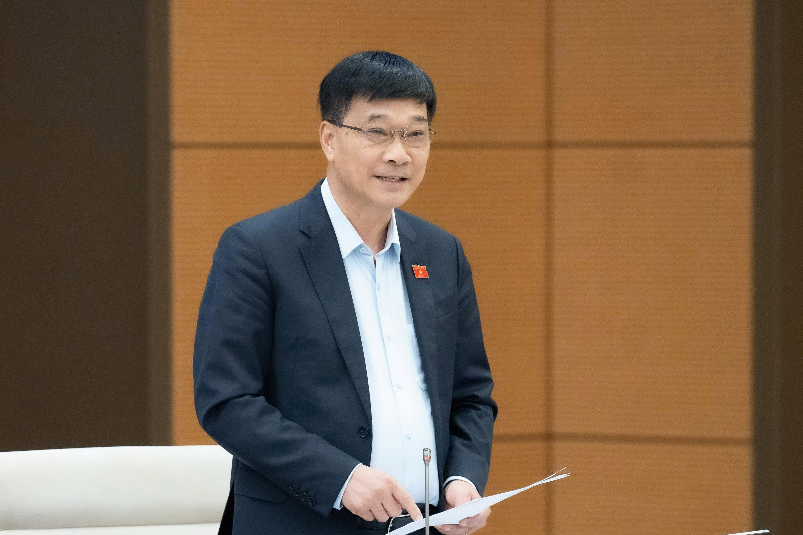 Phó Chủ tịch Quốc hội Vũ Hồng Thanh kết luận nội dung thảo luận.