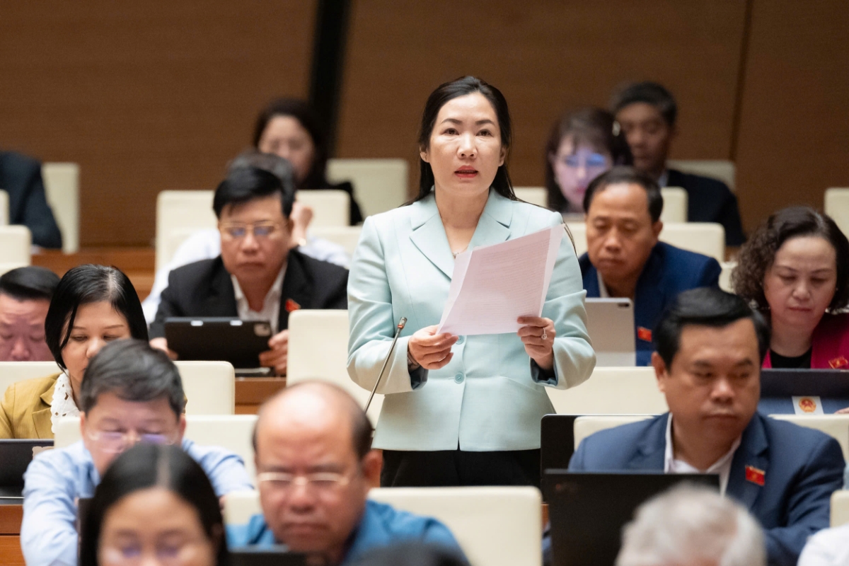 Đại biểu Trần Thị Thu Phước, đoàn đại biểu Quốc hội tỉnh Quảng Ngãi, phát biểu.&nbsp;Ảnh: Quốc hội.&nbsp;