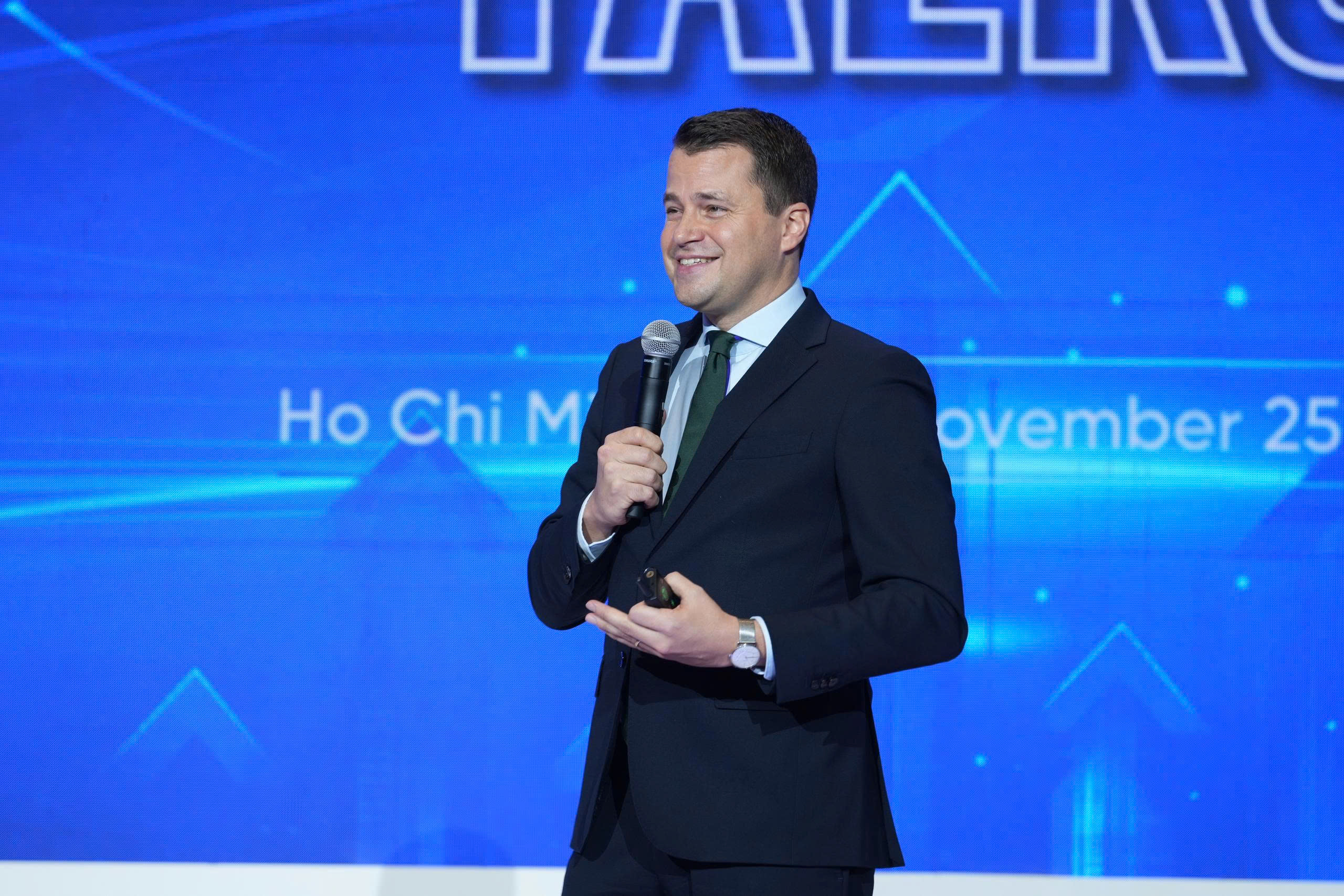 Giám đốc điều hành WEF Stephan Mergenthaler chia sẻ tại Talkshow.