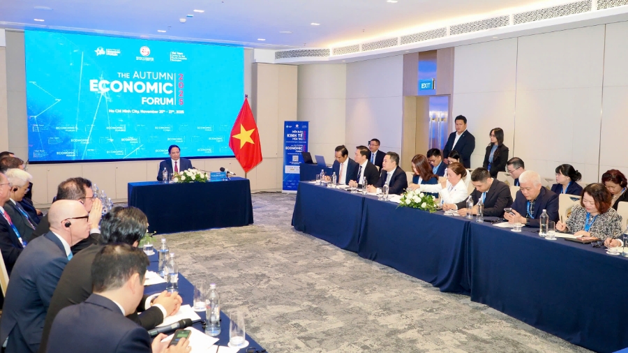 Thủ tướng Phạm Minh Chính tiếp lãnh đạo các tập đoàn, doanh nghiệp quốc tế trong lĩnh vực tài chính - Ảnh: Hoàng Hùng.