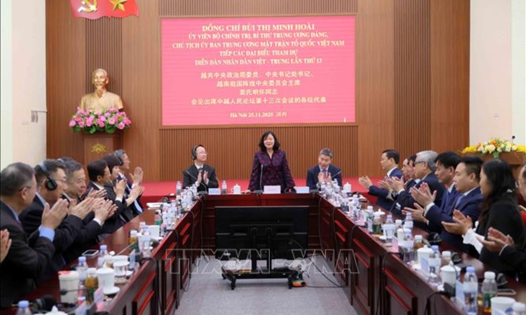 Bà Bùi Thị Minh Hoài, Ủy viên Bộ chính trị, Bí thư Trung ương Đảng, Chủ tịch Ủy ban Trung ương Mặt trận Tổ quốc Việt Nam phát biểu. Ảnh: TTXVN.
