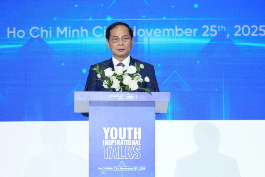 Phó Thủ tướng Bùi Thanh Sơn phát biểu tại Talkshow với chủ đề “Thế hệ thông minh đương thời - Intelligent Generation NOW”.