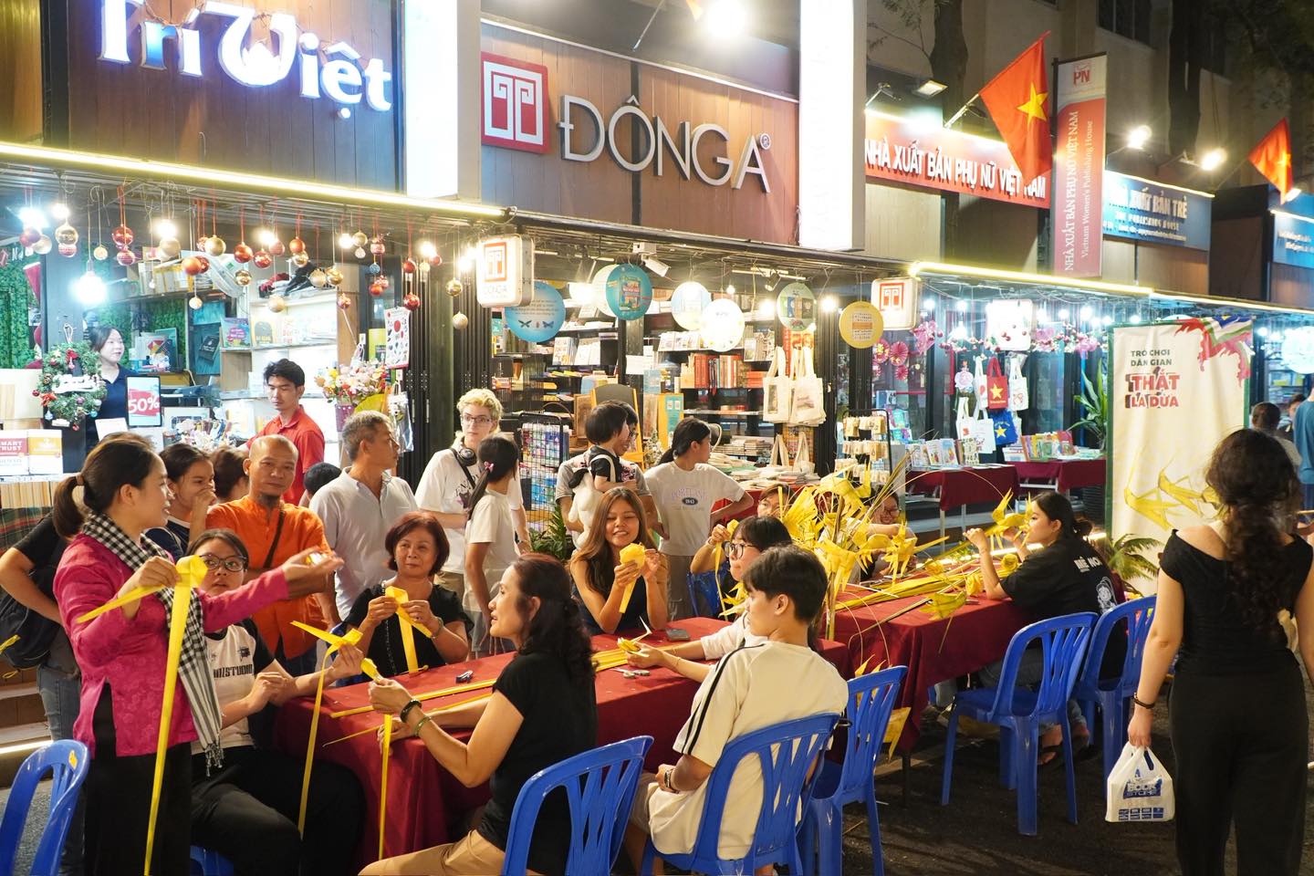 “Ngày hội Sách và Văn hóa đêm” đã kết thúc 3 ngày hoạt động thử nghiệm.