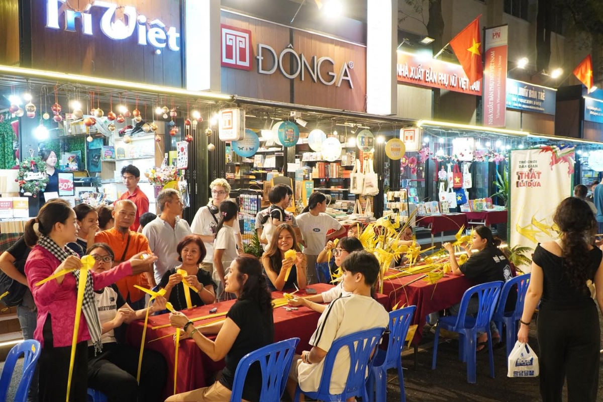 “Ngày hội Sách và Văn hóa đêm” đã kết thúc 3 ngày hoạt động thử nghiệm.