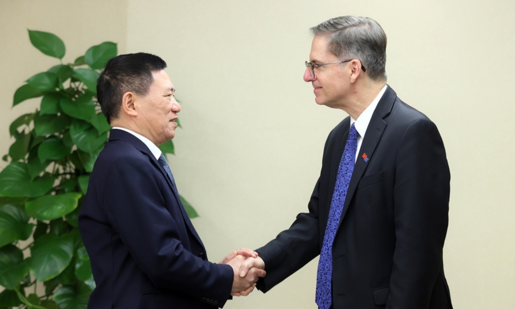 Phó Thủ tướng Chính phủ Hồ Đức Phớc tiếp Ngài Carlos Felipe Jaramillio, Phó Chủ tịch Ngân hàng Thế giới (WB) Phụ trách Đông Á Thái Bình Dương - Ảnh: VGP