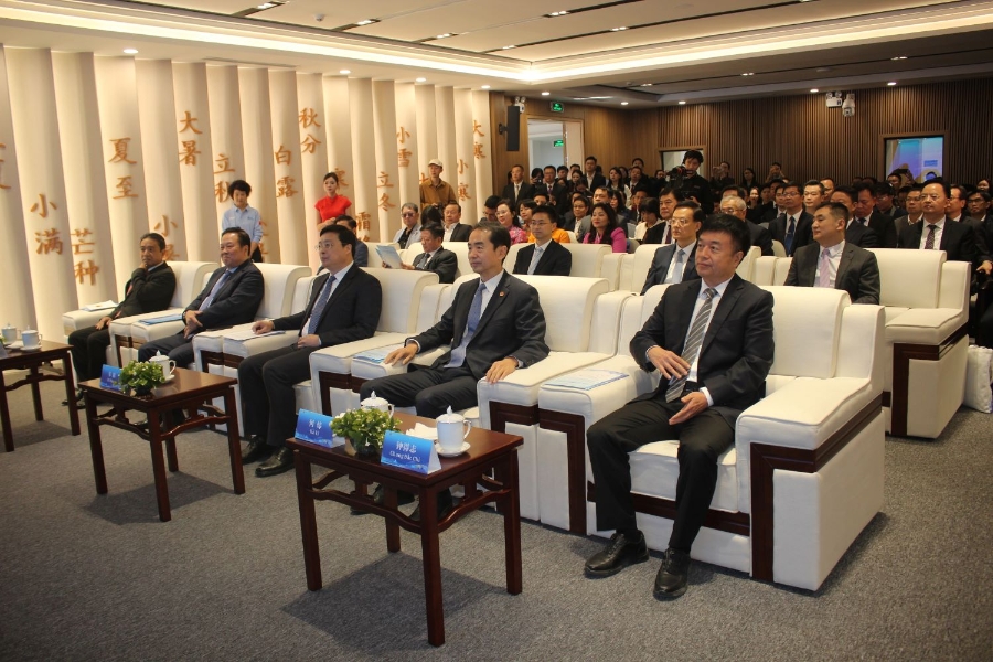 Quan khách hai nước tham dự sự kiện. Ảnh: Chu Khôi.