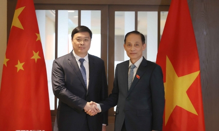 Bộ trưởng Ngoại giao Lê Hoài Trung hội đàm với Chủ tịch Khu tự trị Quảng Tây của Trung Quốc