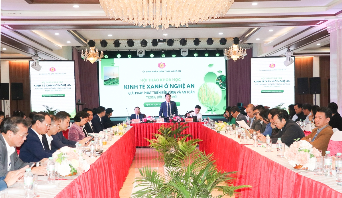 Hội thảo khoa học “Kinh tế xanh ở Nghệ An” diễn ra ngày 26/11, thu hút nhiều chuyên gia, nhà khoa học và lãnh đạo địa phương.