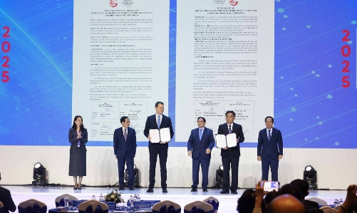 TP. Hồ Chí Minh và WEF công bố tuyên bố chung thúc đẩy sản xuất thông minh