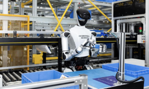 Robot Era được thành lập vào tháng 8/2023, chuyên phát triển robot hình người và các “embodied agents” - tức robot có thân hình, chuyển động và khả năng tương tác vật lý với môi trường.