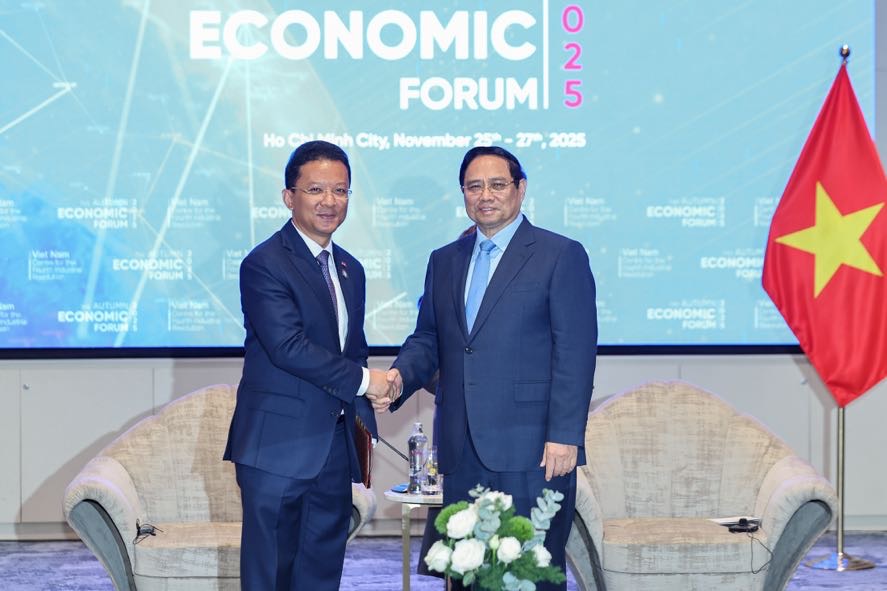 Thủ tướng Chính phủ Phạm Minh Chính tiếp Bộ trưởng Bộ Công nghiệp, Khoa học và Đổi mới công nghệ Campuchia Hem Vanndy - Ảnh: VGP/Nhật Bắc.