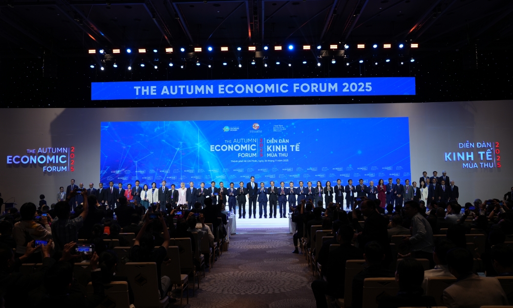 Các đại biểu, diễn giả tại phiên toàn thể Diễn đàn Kinh tế mùa Thu 2025 diễn ra tại TP. Hồ Chí Minh với chủ đề 