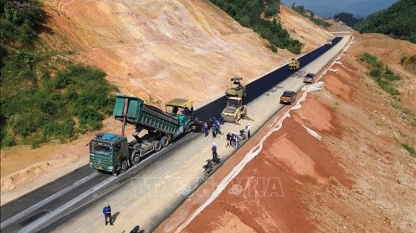 Thủ tướng chỉ đạo phát động thi đua cao điểm, tăng tốc hoàn thành mục tiêu năm 2025