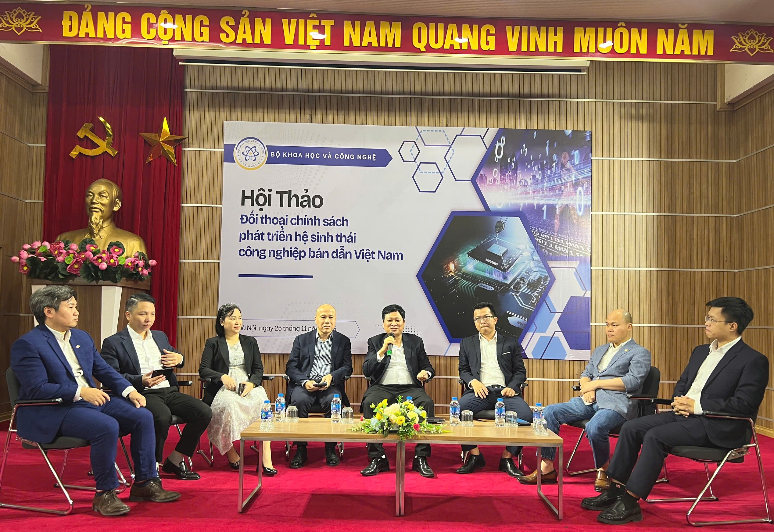 Hội thảo Đối thoại chính sách Phát triển Hệ sinh thái công nghiệp bán dẫn Việt Nam