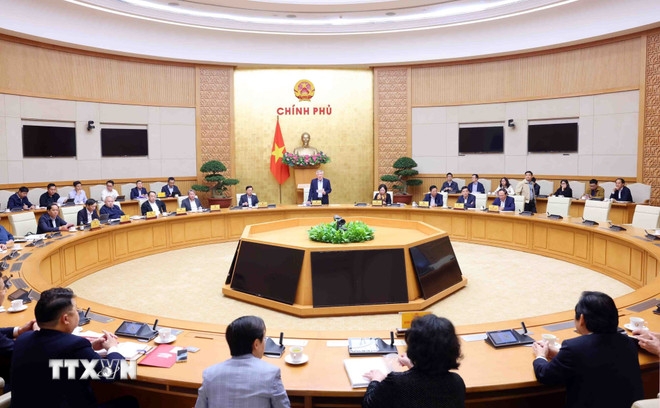 Phó Thủ tướng Thường trực Chính phủ Nguyễn Hòa Bình chủ trì cuộc họp với lãnh đạo các bộ ngành, doanh nghiệp về Dự án đường sắt tốc độ cao trên trục Bắc - Nam. Ảnh: TTXVN