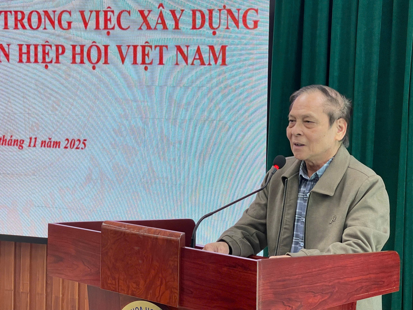 Nhà báo Đặng Đình Chấn cho rằng nếu 5 vai trò của các cơ quan báo chí được phát huy, báo chí sẽ có những đóng góp to lớn và thực chất hơn nữa vào sự phát triển của Liên hiệp hội Việt Nam.