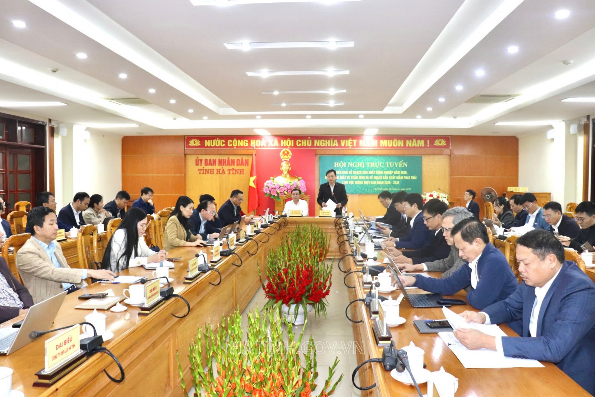 Phó Chủ tịch UBND tỉnh Hà Tĩnh Hồ Huy Thành chủ trì hội nghị trực tuyến triển khai kế hoạch sản xuất nông nghiệp năm 2026.