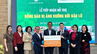 Siemens Caring Hands donates to Vietnam flood and landslide relief