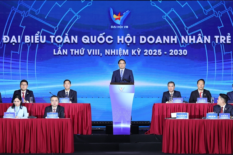 Thủ tướng Chính phủ Phạm Minh Chính tại Đại hội đại biểu toàn quốc Hội Doanh nhân trẻ Việt Nam lần thứ VIII, nhiệm kỳ 2025-2030, tổ chức vào ngày 27/11. (Ảnh: VGP)