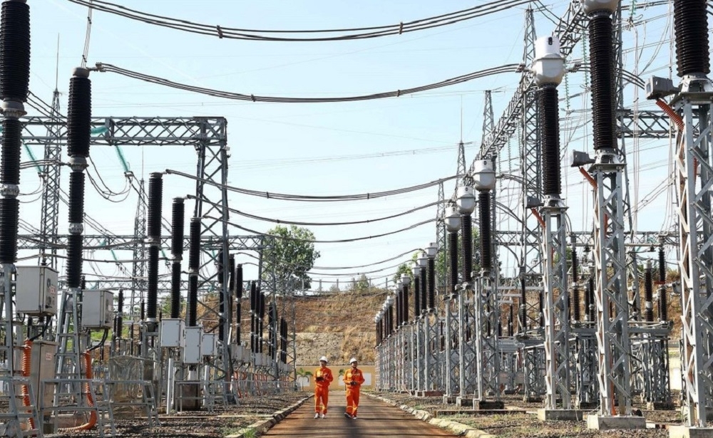 Tách bạch chức năng phân phối và bán lẻ điện theo lộ trình nhằm tránh độc quyền và tạo tiền đề hình thành thị trường bán lẻ điện cạnh tranh.