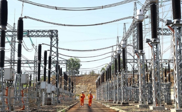 Tách bạch chức năng phân phối và bán lẻ điện theo lộ trình nhằm tránh độc quyền và tạo tiền đề hình thành thị trường bán lẻ điện cạnh tranh.