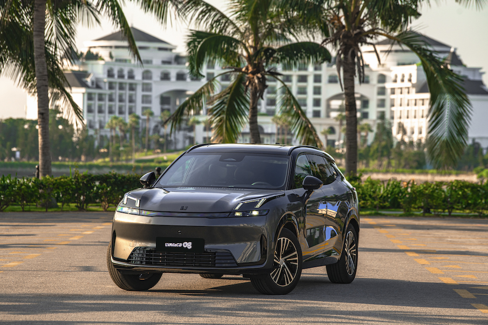 Lynk & Co 08 EM-P với trang bị hệ truyền động EM-P Super Hybrid.
